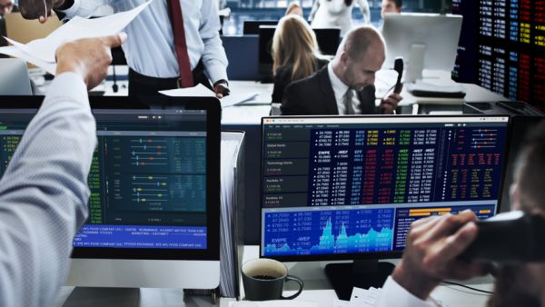 تراجع في العقود الأميركية الآجلة 0.2% إلى 1510.70 دولار للأوقية