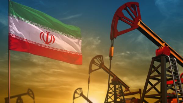 إيران ترسل كميات نفط قياسية إلى الصين سرا