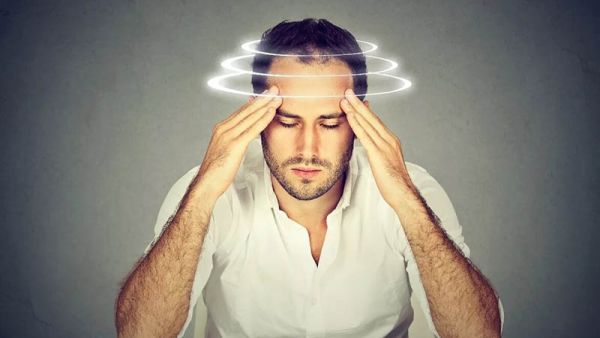 أسباب الدوخة المستمرة وثقل الرأس