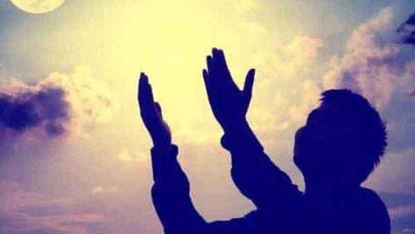 الدعاء على الظالم باسمه