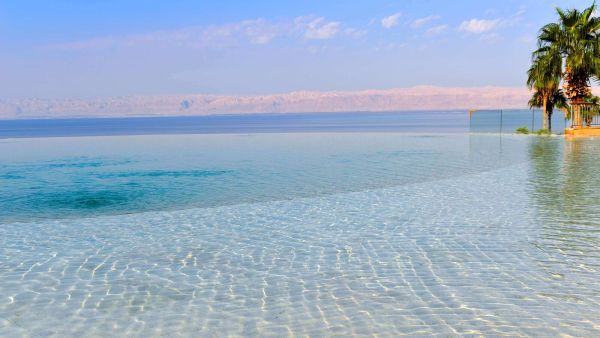 تفسير رؤية البحر في المنام للعزباء ودلالاته