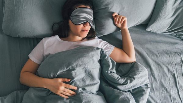 تفسير رؤية السقوط في المنام للمتزوجة والعزباء 