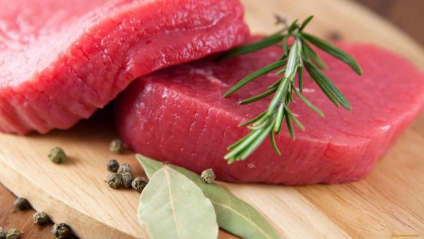 تفسير رؤية اللحم النيء في المنام للمتزوجه دون أكله