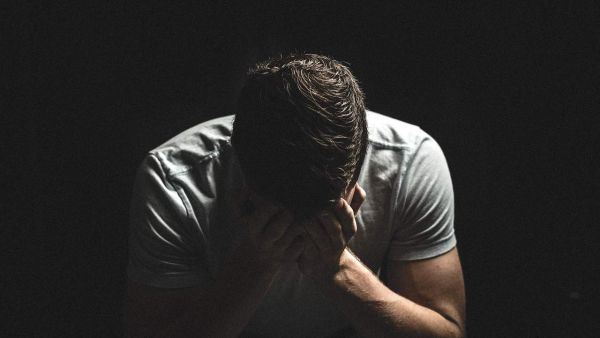عبارات حزينة ومؤلمة عن الموت والرحيل والحب والحياة