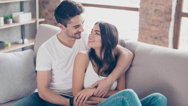 علامات حب الرجل للمرأة بجنون النفسية والجسدية