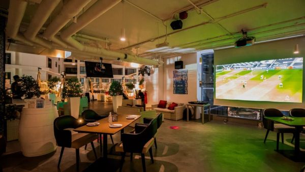 أجواء لا مثيل لها في مطعم بلاك سميث ومطعم سولونا