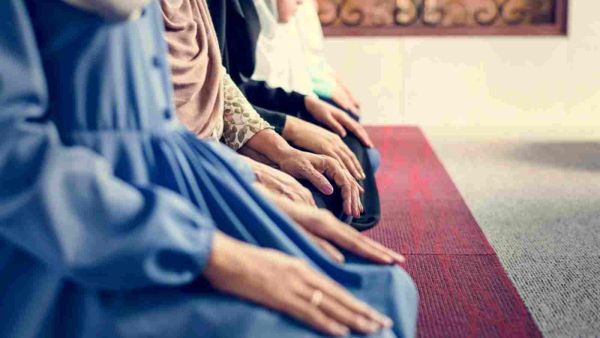 اللهم اكفني ما أهمني، وما لا أهتم له، اللهم زودني بالتقوى، واغفر لي ذنبي