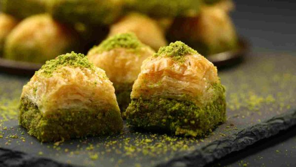 البقلاوة بالفستق الحلبي 