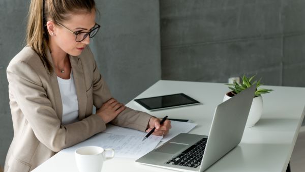 حظك اليوم مع توقعات الأبراج اليوم الجمعة 22 تشرين الأول/أكتوبر 2021