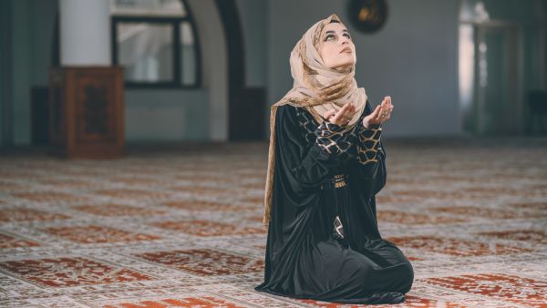 دعاء اليوم الحادي والعشرين من شهر رمضان دعاء اليوم الحادي والعشرين من شهر رمضان