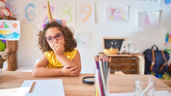 رهاب المدرسة حالة اضطراب تصيب الطفل ما بين سن 5 سنوات وحتى 17 سنة