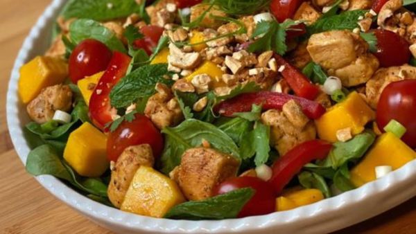 سلطة الدجاج والمانجا
