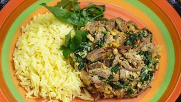 السبانخ باللحمة والأرز
