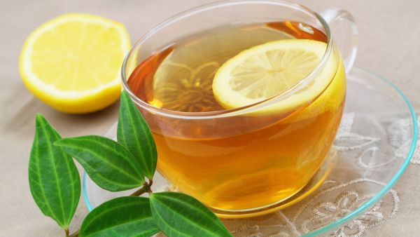 الشاي الأخضر مع الليمون يساهم في تقليل الوزن 