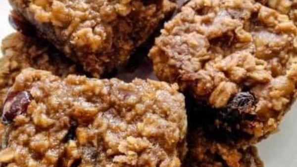 مربعات زبدة الفستق بالموز والشوفان