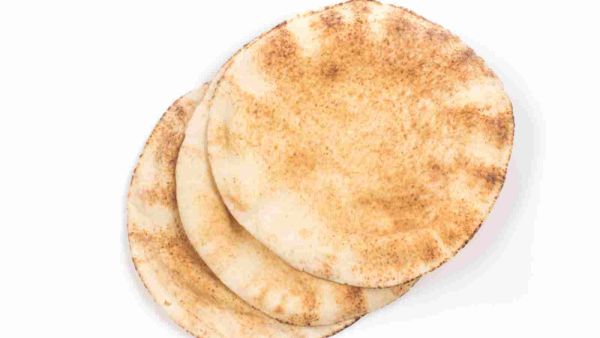 طريقة عمل الخبز العربي في البيت
