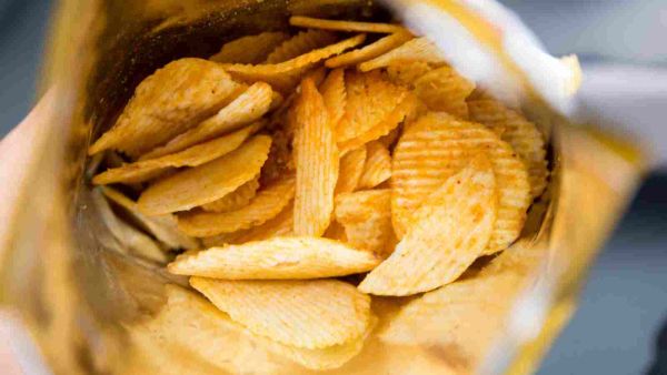 رقائِق الشّيبس بالبهارات 