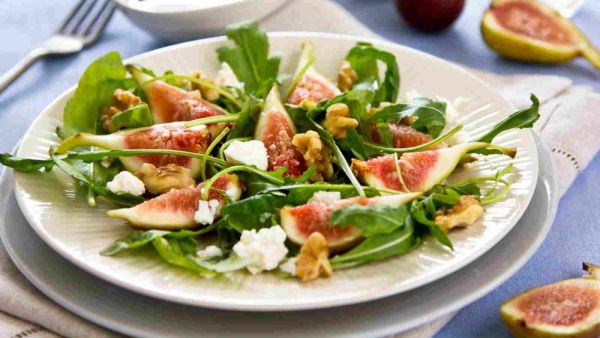 سلطة التين بالجرجير