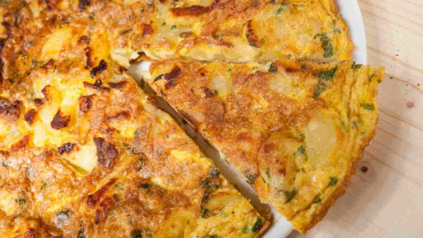 العجّة بالبيض والبطاطس