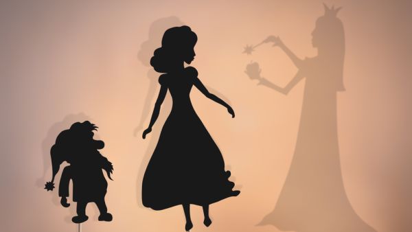 رؤية امراءة قزم في الحلم تدل على خير كبير وهذه الرؤية تأتي بمعنى استمرار السعادة والحظ 