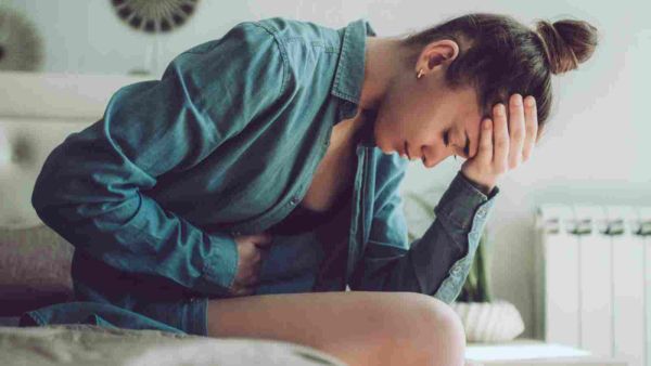 تحدث آلام الدورة الشهرية بسبب تقلص واسترخاء عضلات الرحم 