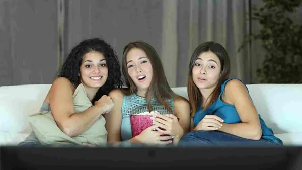 مشاهدة أفلام التشويق والرعب يساهم في تعزيز ظهور التجاعيد