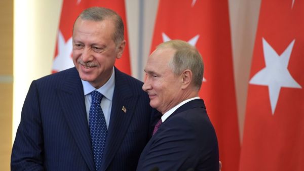  الرئيس الروسي فلاديمير بوتين ونظيره التركي رجب طيب أردوغان