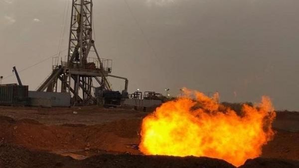 إطلاق صواريخ على مصفاة في حمص