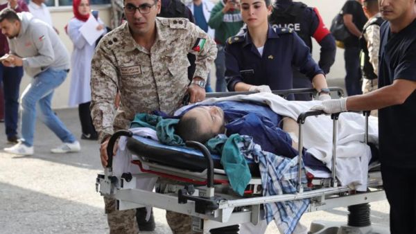 عملية الطعن أسفرت عن اصابة 8 اشخاص نصفهم من السياح