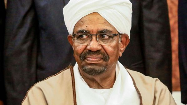  الرئيس المعزول عمر البشير تسلم مقاليد الحكم عبر انقلاب عسكري في يونيو 1989