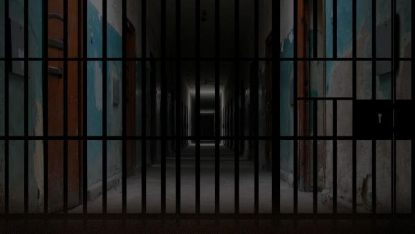 وفاة طفلة كانت ضحية تعذيب جدتها