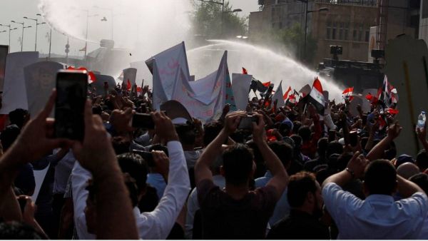  السُلطات العراقية تتهم “مندسّين” بالتسلّل إلى التظاهرات والتسبّب بسقوط قتلى