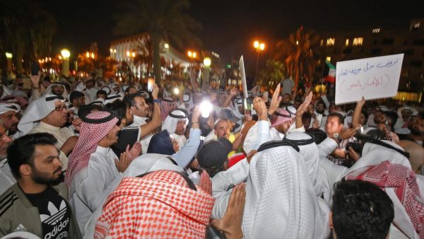 الكويت شهدت احتجاجات شعبية مطلع نوفمبر الجاري