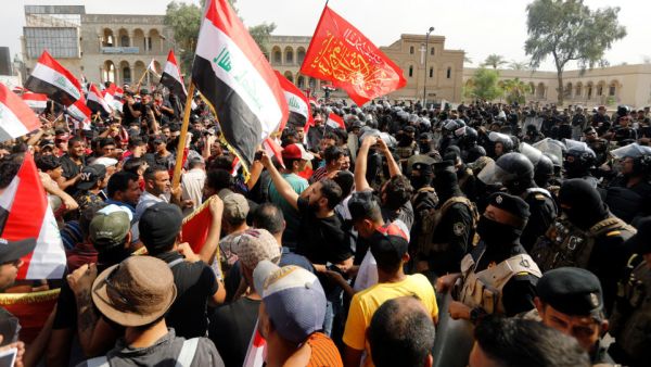 متظاهرون في العراق