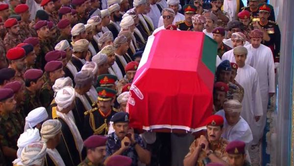 حضر مراسم الدفن السلطان الجديد هيثم بن طارق بن تيمور آل سعيد