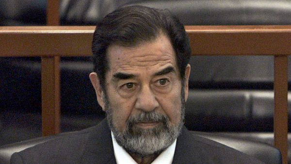 الرئيس العراقي السابق صدام حسين