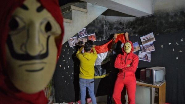  أقنعة الفنان سلفادور دالي الشهيرة