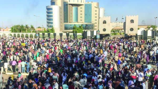 صلاة العيد ستكون بمقر الاعتصام في الخرطوم ومدن البلاد