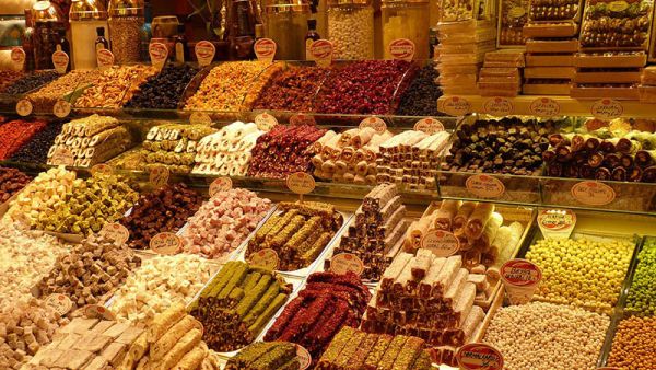 سوق الأحد في اسطنبول