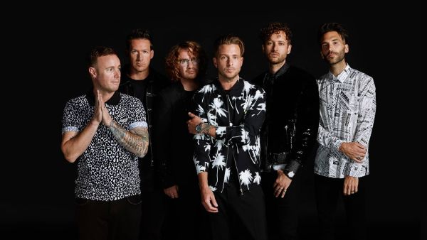 شاركوا في حضور العرض الحيّ لفرقة البوب ​​روك في اختتام المهرجان، بمشاركة سامي ميلر و ذا كونغريغايشن