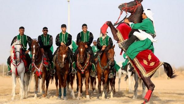 فارسات سعوديات في سوق عكاظ هذا العام.. قدمن عروضًا مميزة!