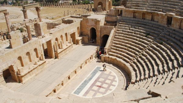 المسرح الشمالي حلم الكثير من الفنانين!