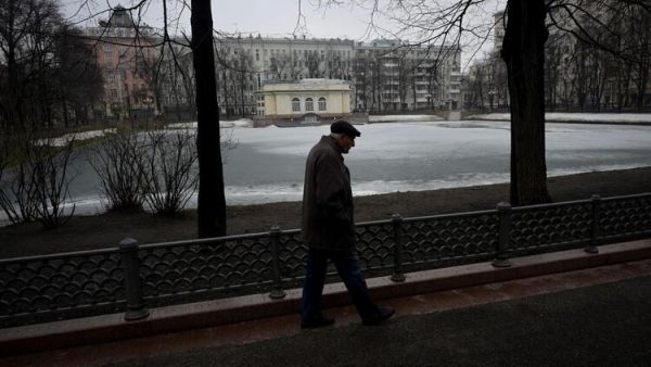 Mayor: 200,000 Risk Losing Jobs in Moscow Over Sanctions (AFP)