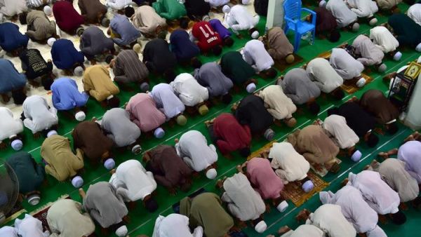 Ethiopians Observe Grand Iftar on Capital Streets