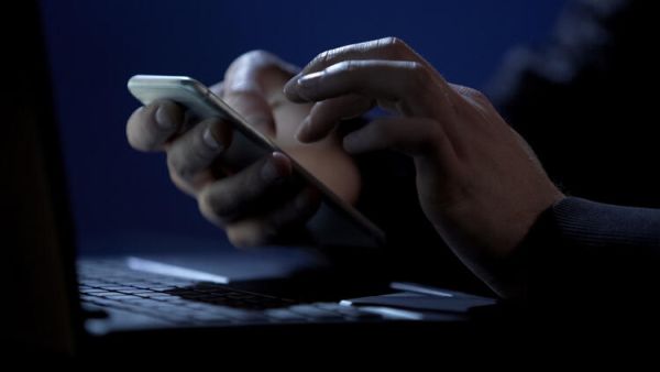 Young Girls Falling Prey to Online Blackmailing in Yemen