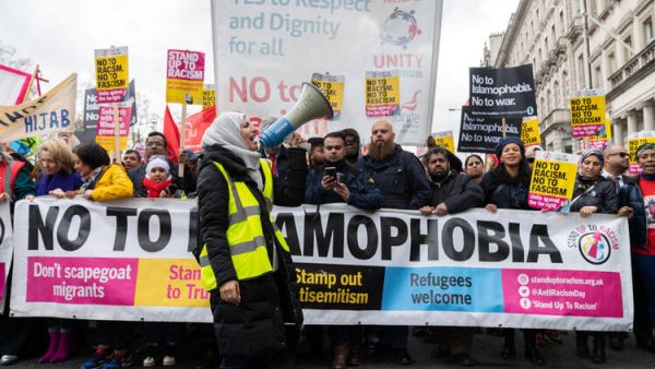 Attacks Against Veiled Women in France Trigger Tensions
