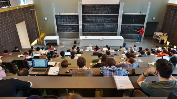 Muslims in France Face Discrimination in Higher Learning: Study