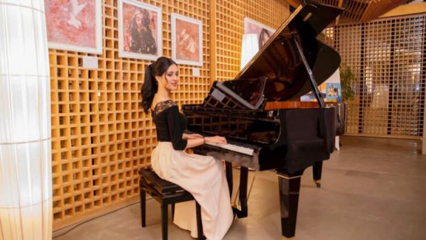 Self-Taught Saudi Pianist Shines Across KSA