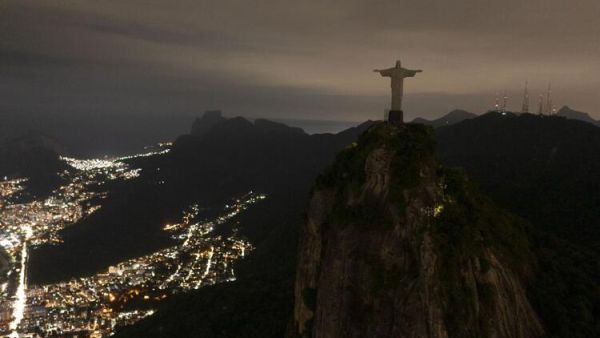 Countries Go Dark for 'Earth Hour'