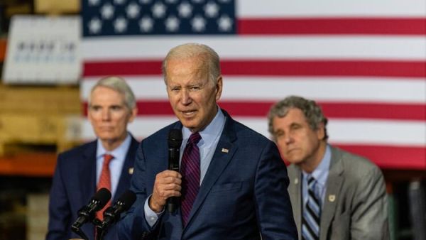 U.S. President Joe Biden speaks to an audience at United Performance Metals on May 6, 2022 in Cincinnati, Ohio. President Joe Biden spoke about bolstering domestic manufacturing in an effort to reduce inflation and shortages caused by pandemic woes in Asia and the Russian invasion of Ukraine. Jon Cherry/Getty Images/AFP Biden Announces Additional $150M in Military Aid to Ukraine